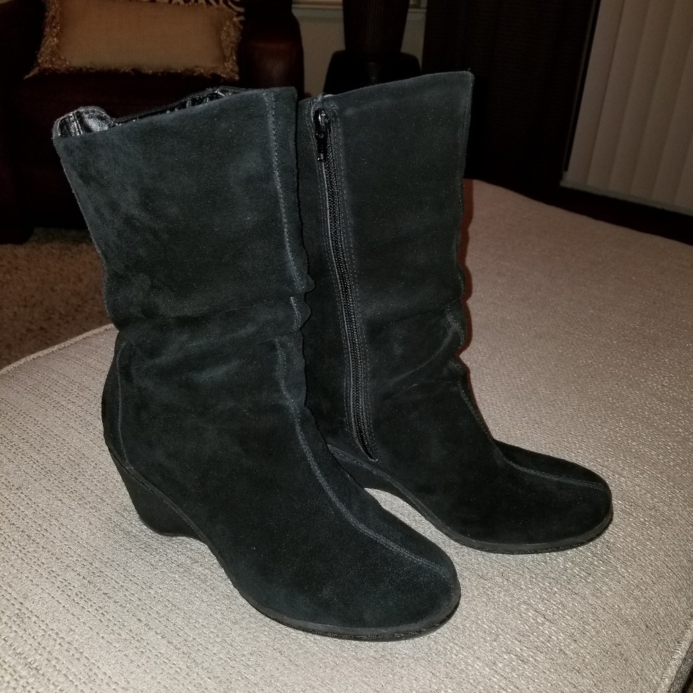 Strictly Comfort black suede boots size 8